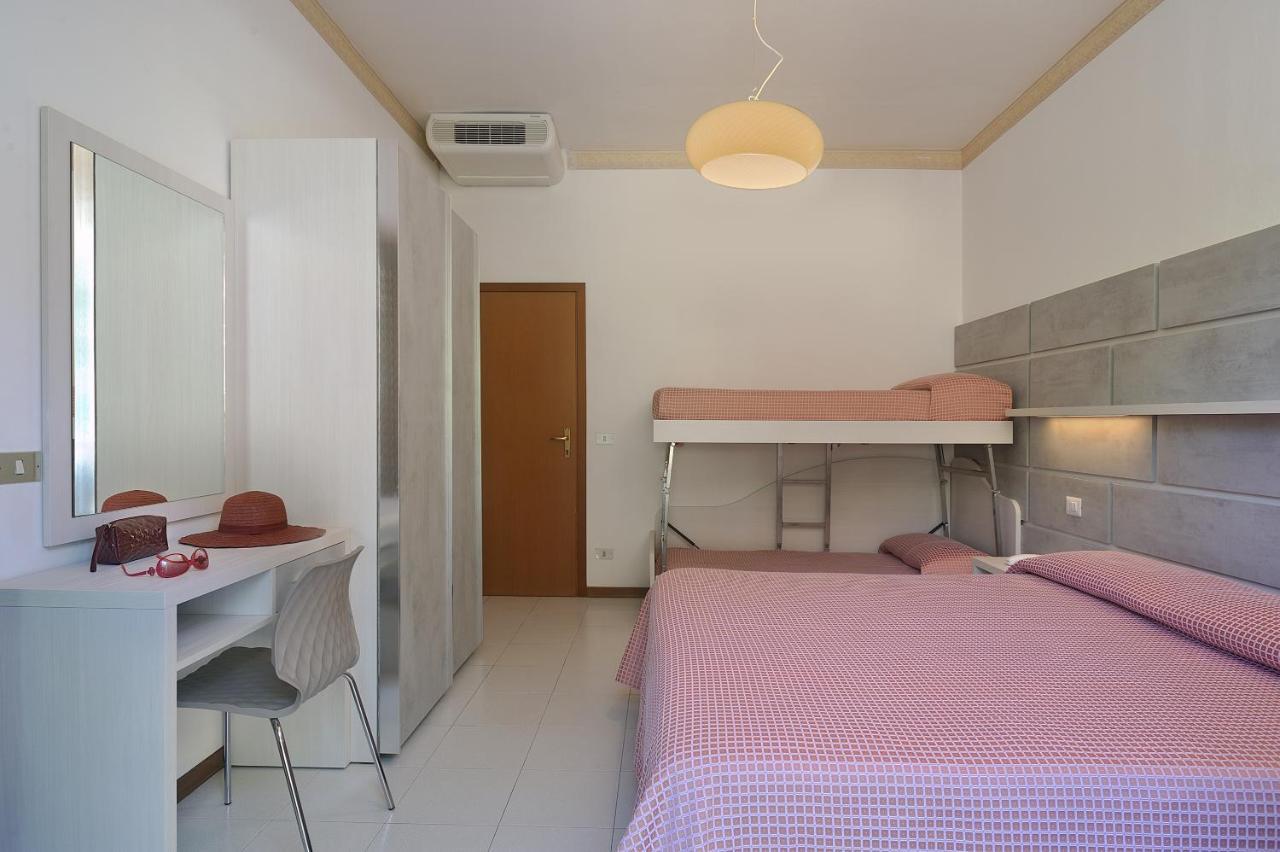 Hotel Suisse Milano Marittima Exterior photo