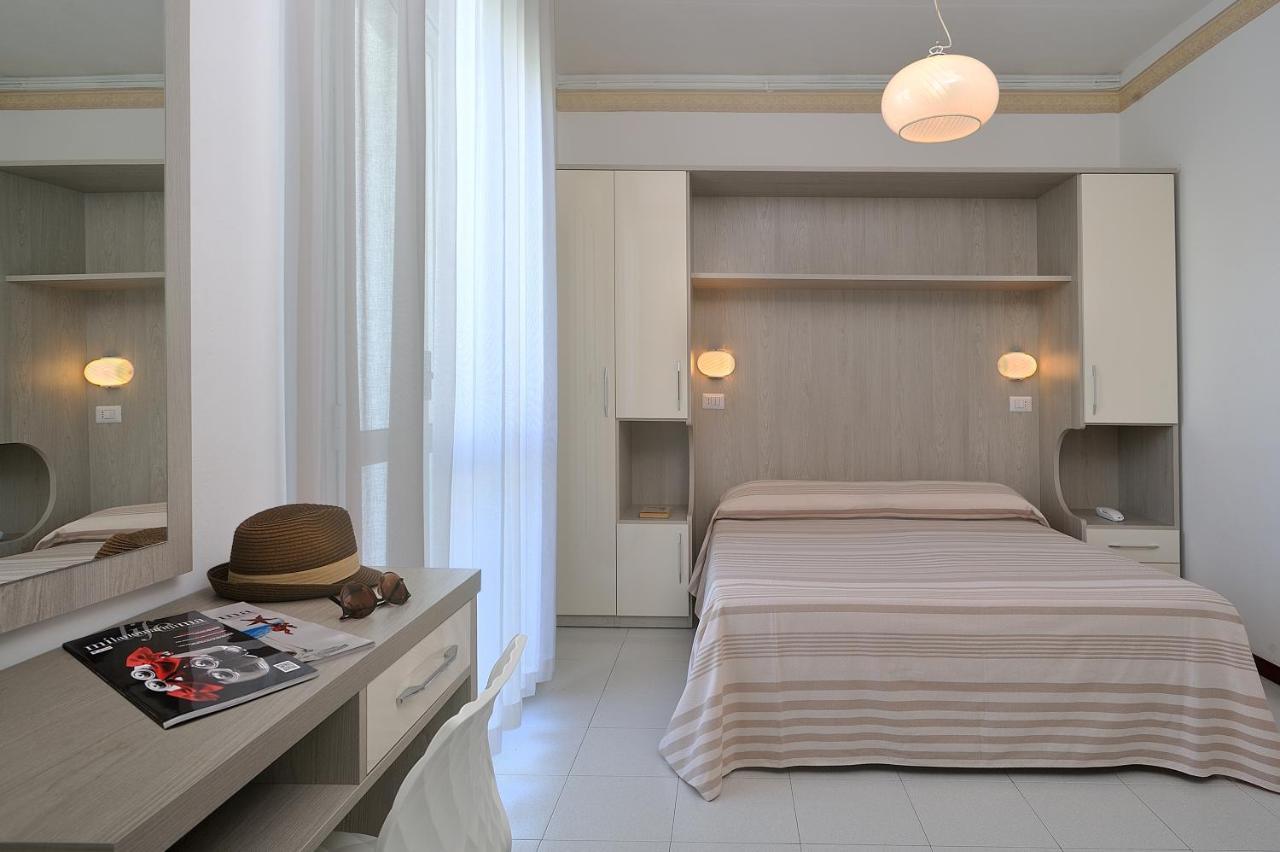 Hotel Suisse Milano Marittima Exterior photo